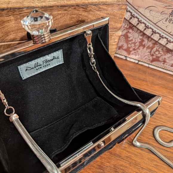 Debbie Brooks New York Swarovski Crystal Frog and Lily clutch - Picture 14 of 14